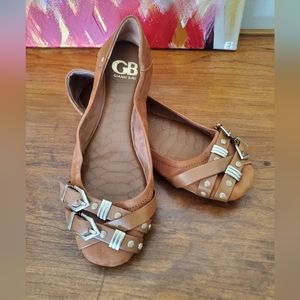Gianni Bini Tan Flats with Gold Buckles 8